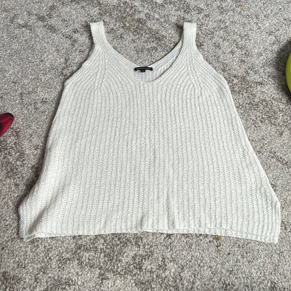 White knit tank top